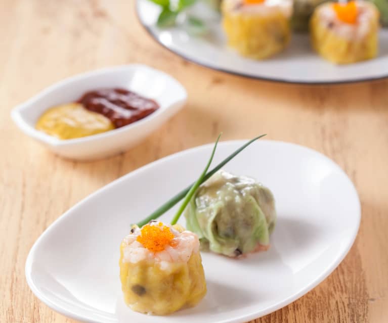 Pork and coriander steamed dumplings (shumai)