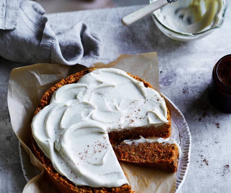 Raw carrot cake