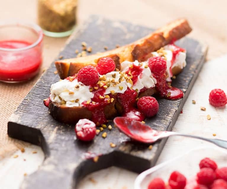 Gâteau roulé framboise chantilly - Framboise et Vanille