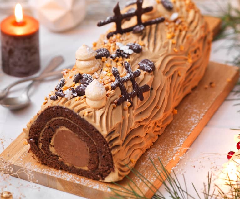 Bûche de Noël roulée au chocolat noir et praliné