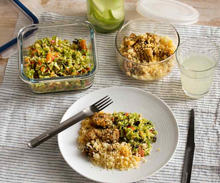 Menú para 1: Limonada de pepino. Ensalada de brócoli y manzana. Pollo al chimichurri