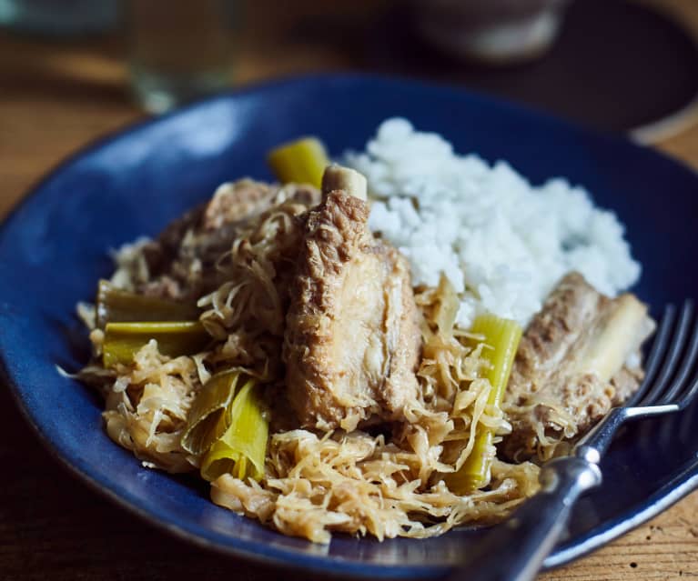 Rippchen mit Sauerkraut (排骨炖酸菜)