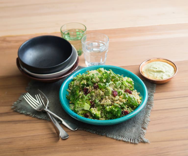 Quinoa with mixed greens and yoghurt dressing