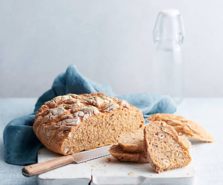 Pane di farro alle nocciole