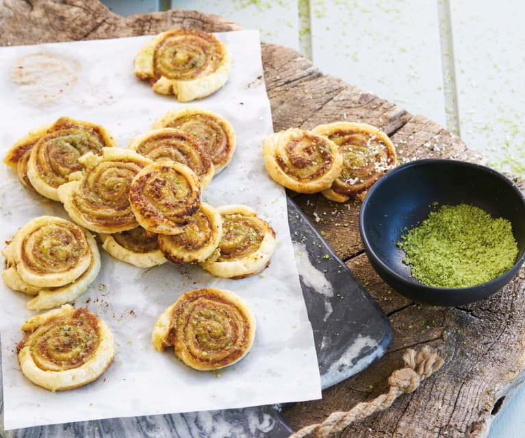 Rolos de queijo e bacon