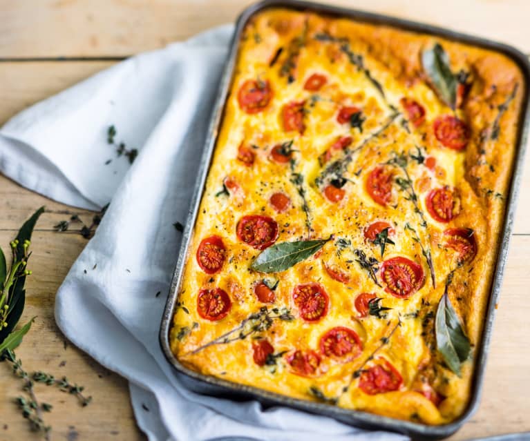 Clafoutis salé à la brousse et aux tomates cerise