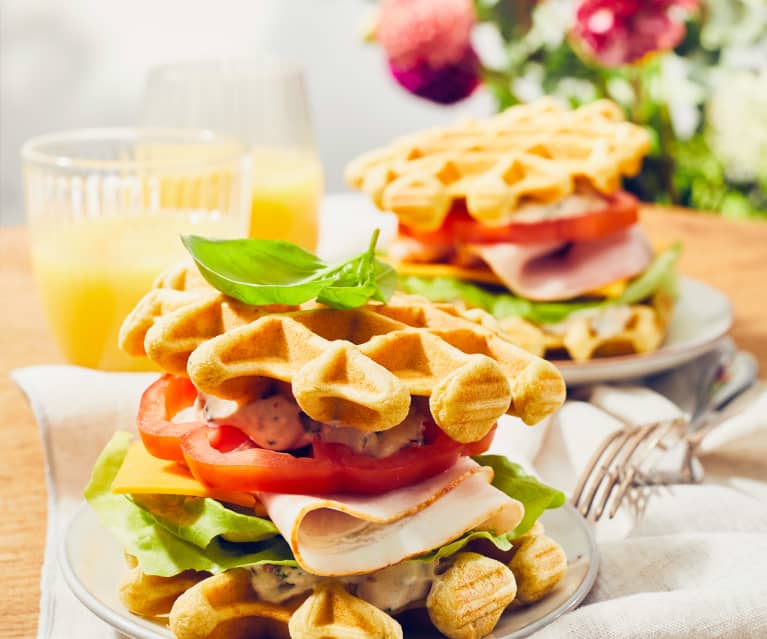 Herzhafte Waffel-Sandwiches