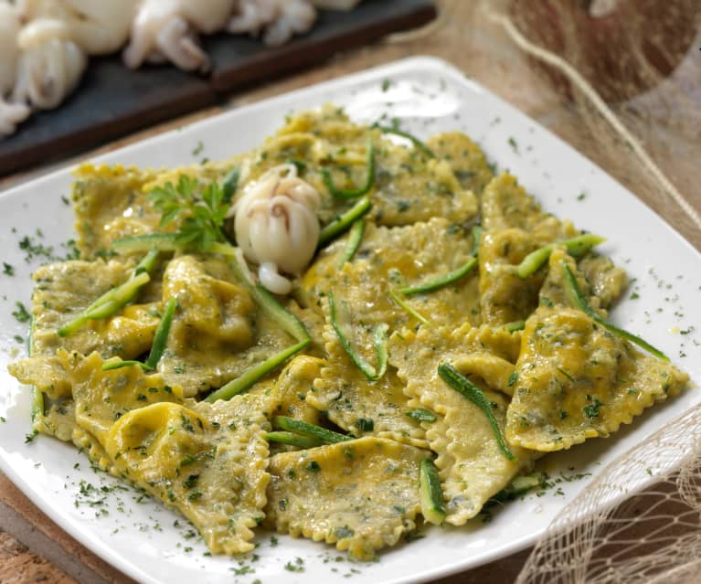 Ravioli di sfoglia al basilico con ripieno di seppie - Cookidoo® – das  offizielle Thermomix®-Rezept-Portal