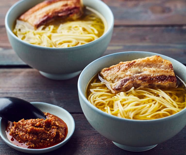 Pancetta di maiale a Cottura Lenta con noodles e salsa al miso