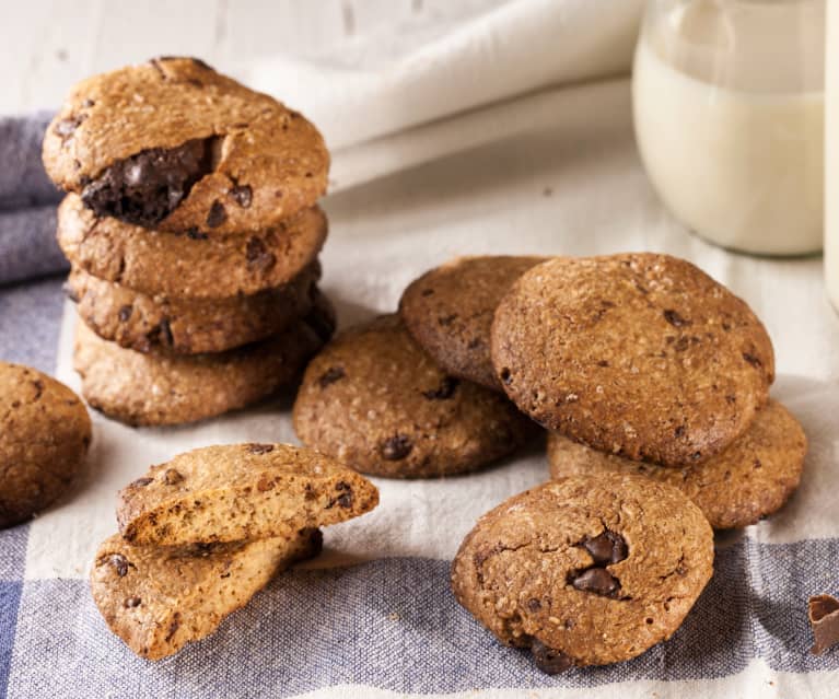 Biscotti rustici, farro cioccolato e cannella