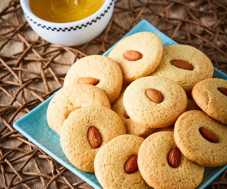 Galletas con avena, almendra y chocolate blanco - Cookidoo® – the official  Thermomix® recipe platform