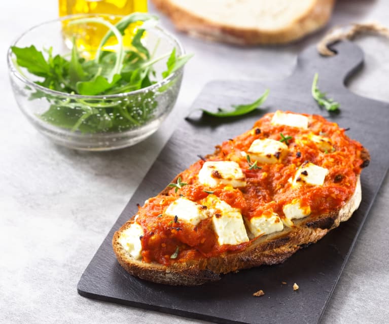 Tartines gratinées de feta à la tomate