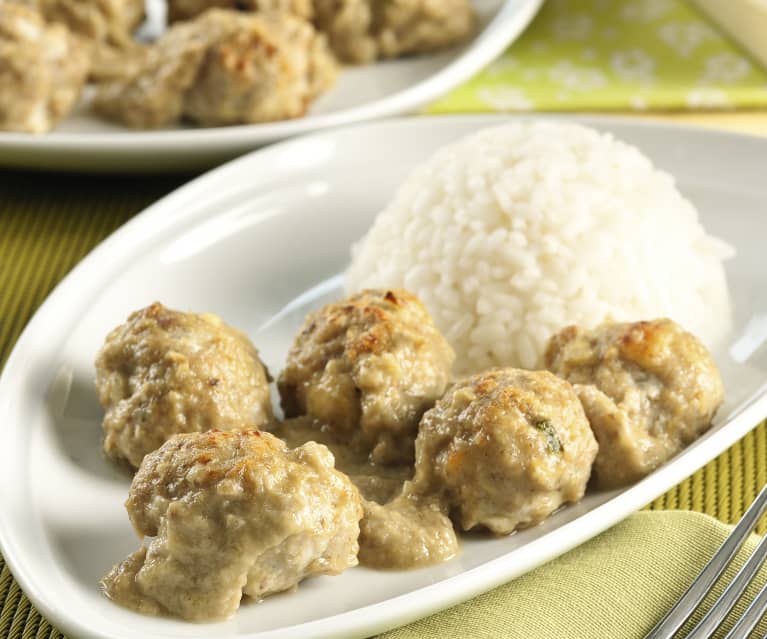 Albóndigas con salsa de champiñones - Cookidoo® – la plataforma de recetas  oficial de Thermomix®