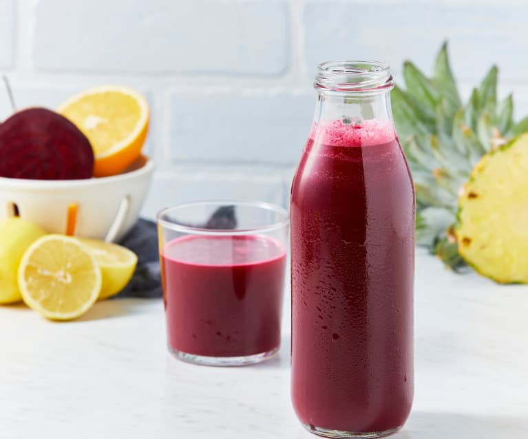 Beetroot and orange outlet juice