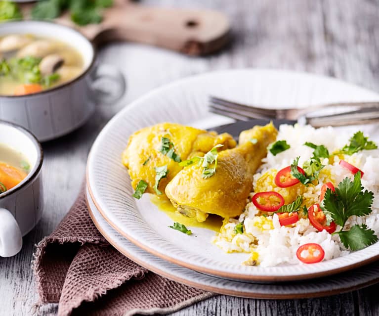 Menu: Frango de citronela com arroz e sopa de legumes