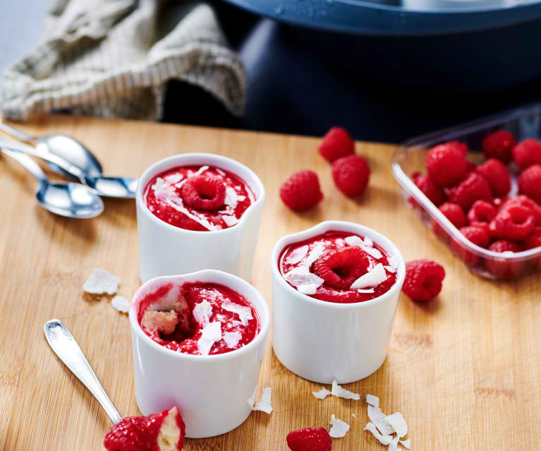 Kokos-Cheesecakes mit Himbeeren 