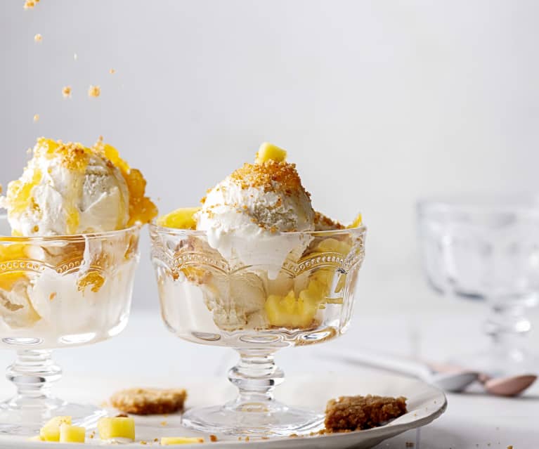 Helado de piña y coco con galletas de jengibre (sin lácteos)