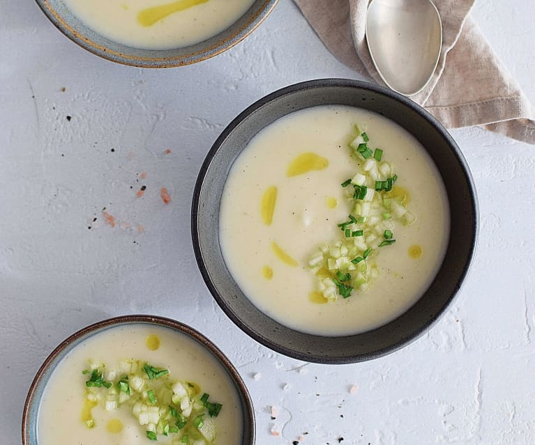 Sopa fría de coliflor y manzana verde