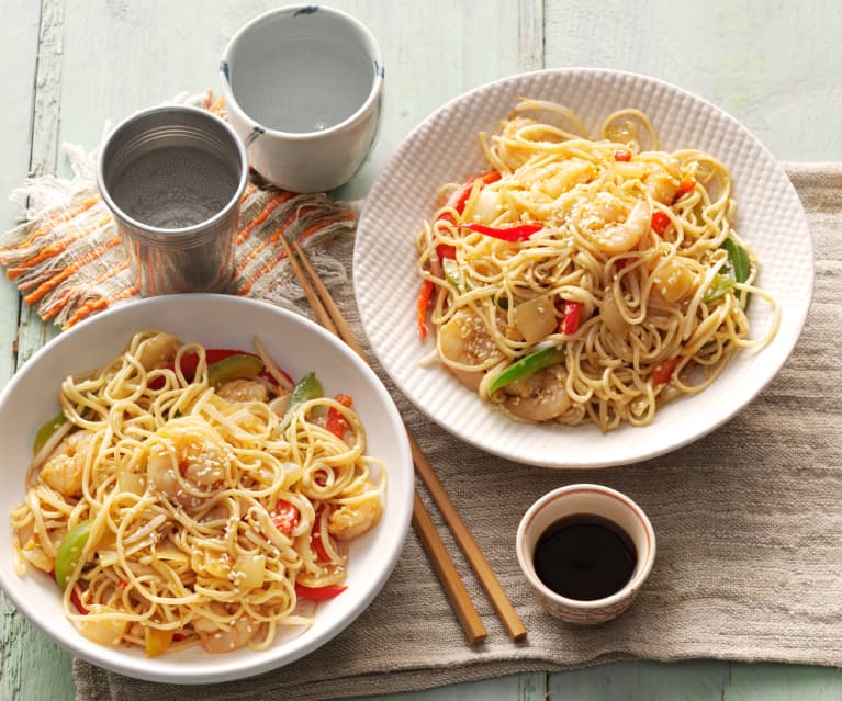 Fideos yakisoba con gambas