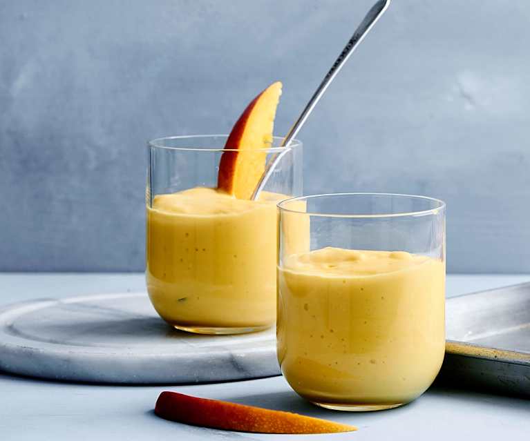 Mango and ginger smoothie