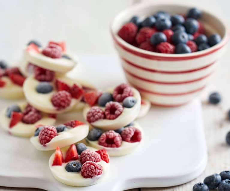 Iogurte gelado com frutos vermelhos