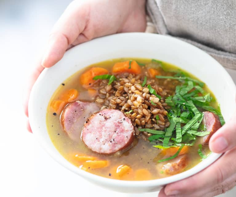 Soupe de petit épeautre aux légumes et saucisse de morteau