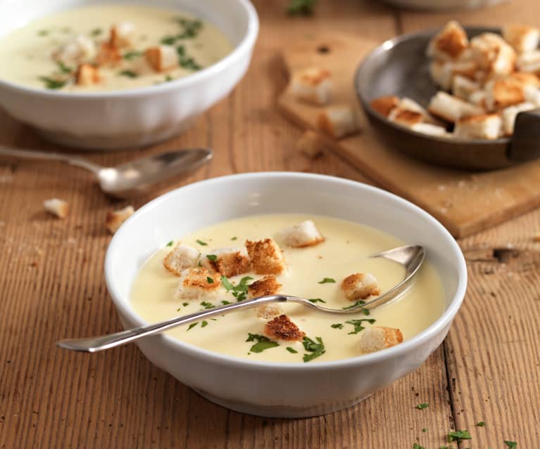 Almkäsesuppe Almkäsesuppe