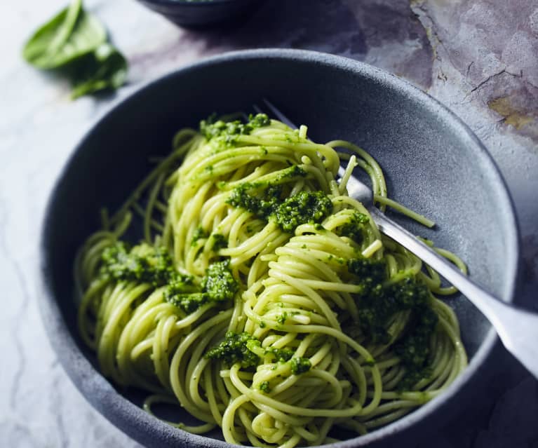 Spinat-Mandel-Pesto