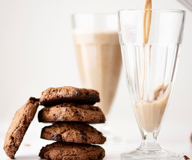 Smoothie de café e linhaça e bolachas de chocolate