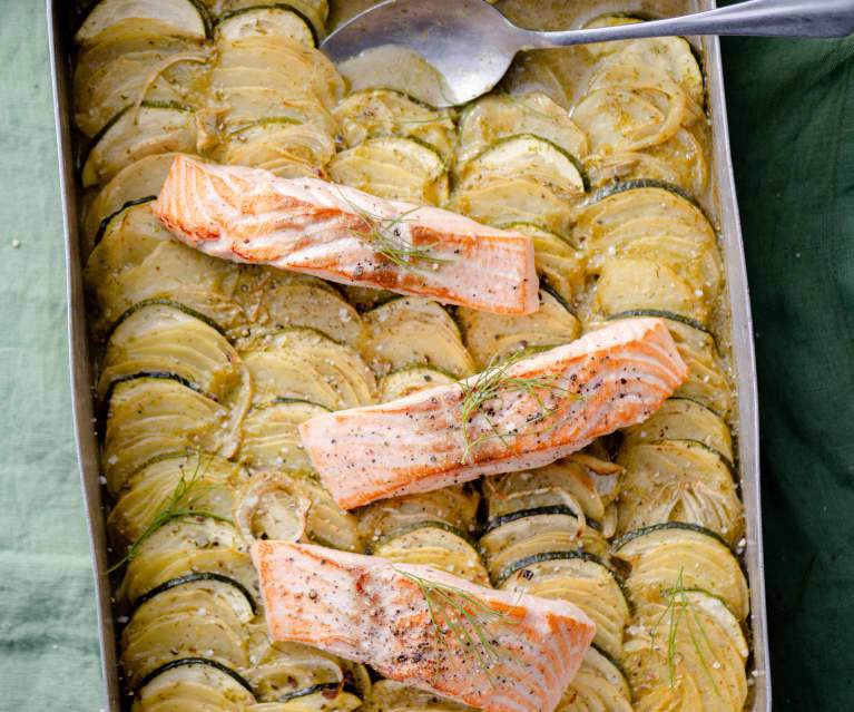 Salmon with Potatoes and Courgettes (TM6)