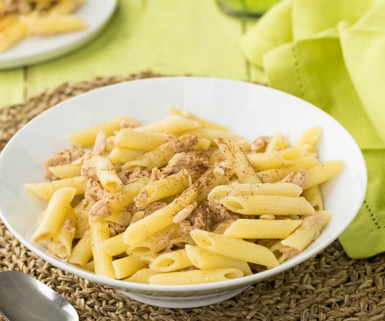 Penne tonno, pinoli e limone