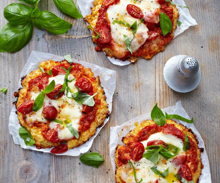 Minipizzas de coliflor y queso con tomate (sin gluten)