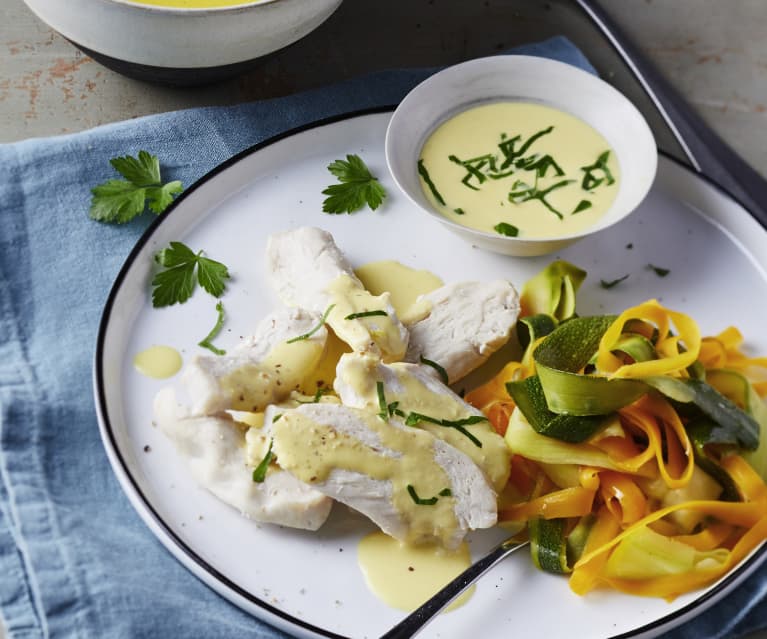 Poulet vapeur, tagliatelle et velouté de légumes