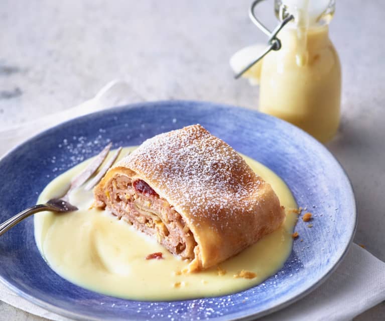 Quitten-Cranberry-Strudel