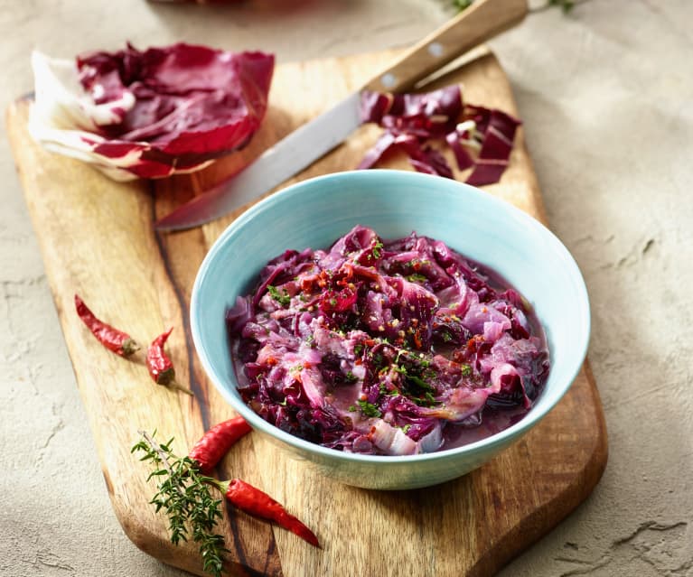 Sauce mit rotem Radicchio