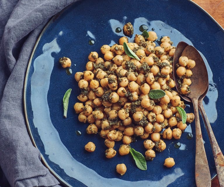 Insalata di ceci con pesto di salvia