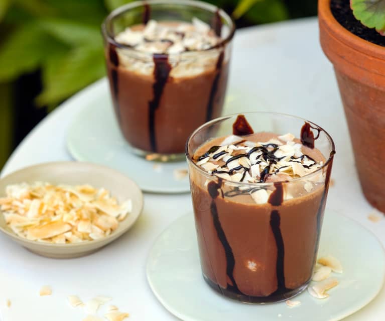 Frappe mocha cu nucă de cocos