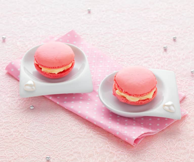 Mignardise : macarons rose-gingembre