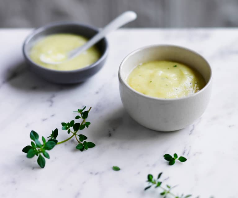 Pineapple and lemon thyme purée (10-12 months)