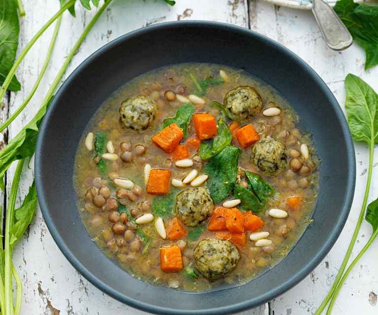 Sopa de lentilhas com almôndegas de bulgur