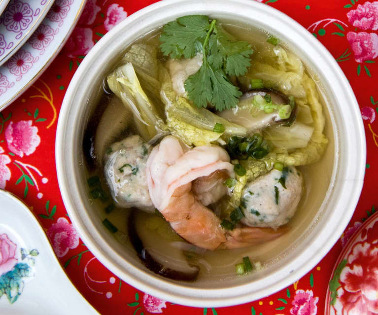 Soupe chinoise aux boulettes de crevettes et crabe