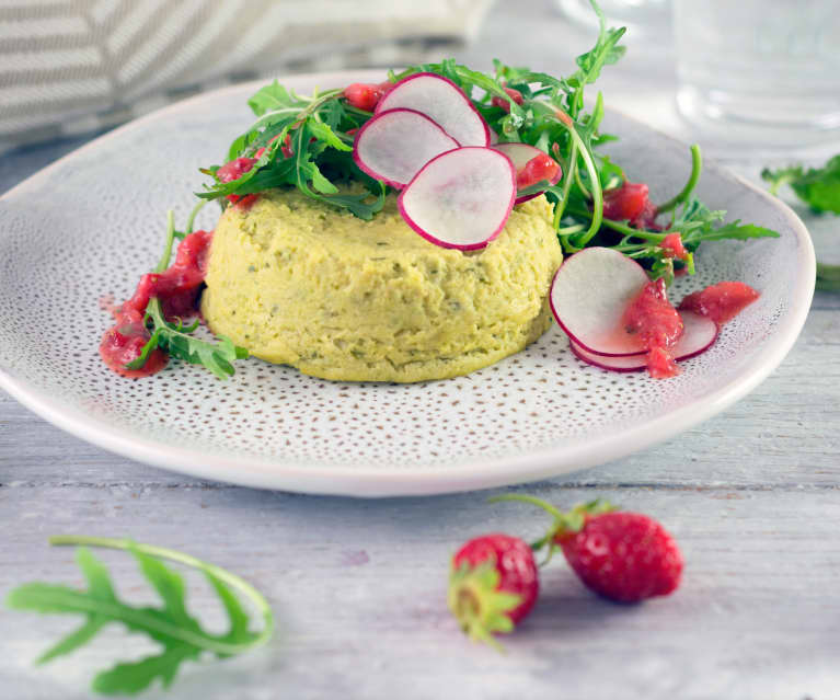 Kichererbsenflan mit Rucola und Erdbeerdressing