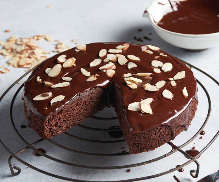 Vegan Chocolate Cake with Chocolate Filling and Ganache | cookshideout