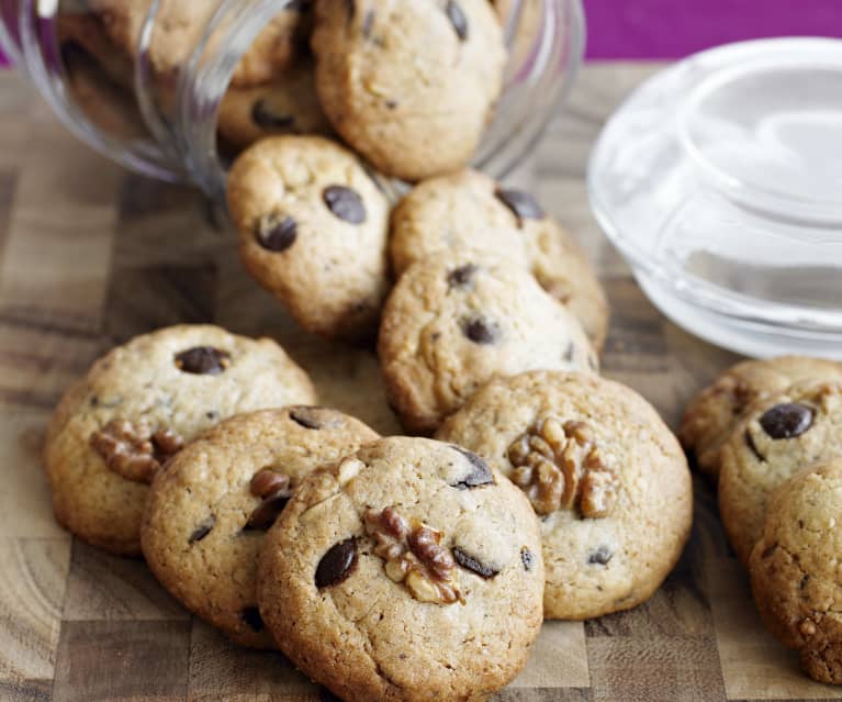 Cookies alle noci e gocce di cioccolato