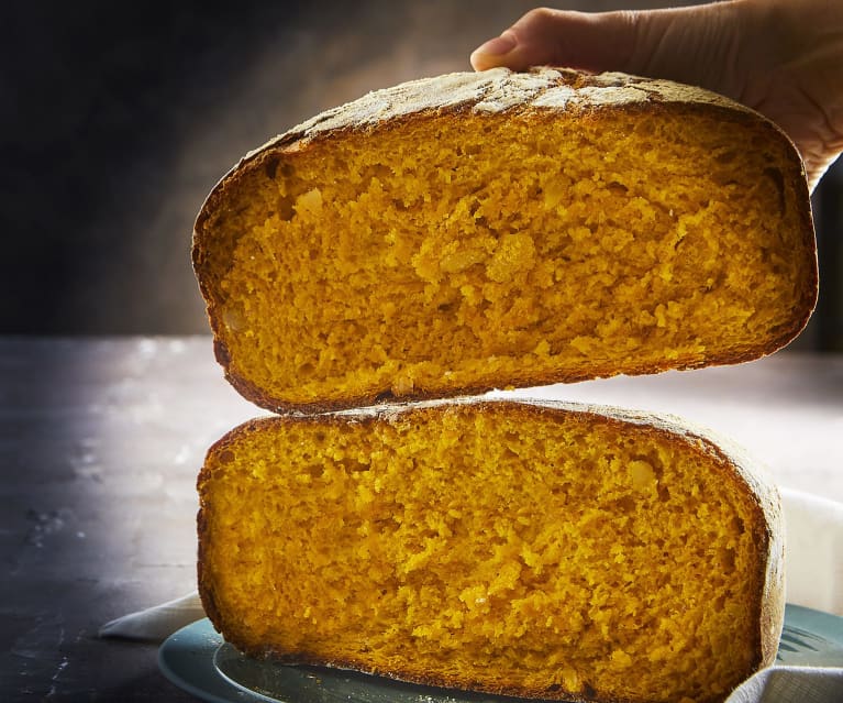 Pane alla zucca e mandorle