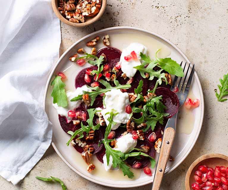 Carpaccio de beterraba com burrata  (Modo descascar)