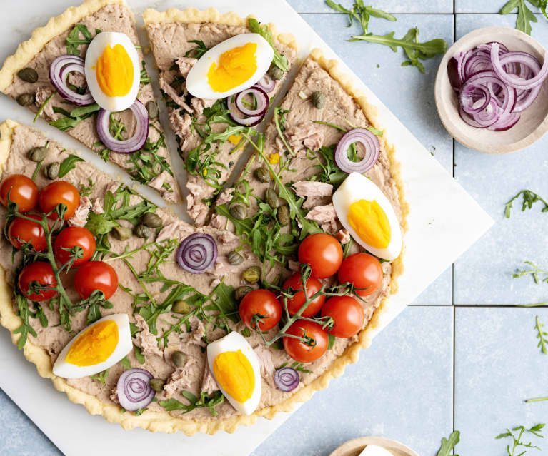 Savory tart with tuna, eggs and capers