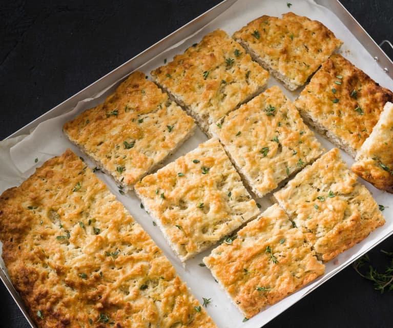 Focaccia con manzana al tomillo