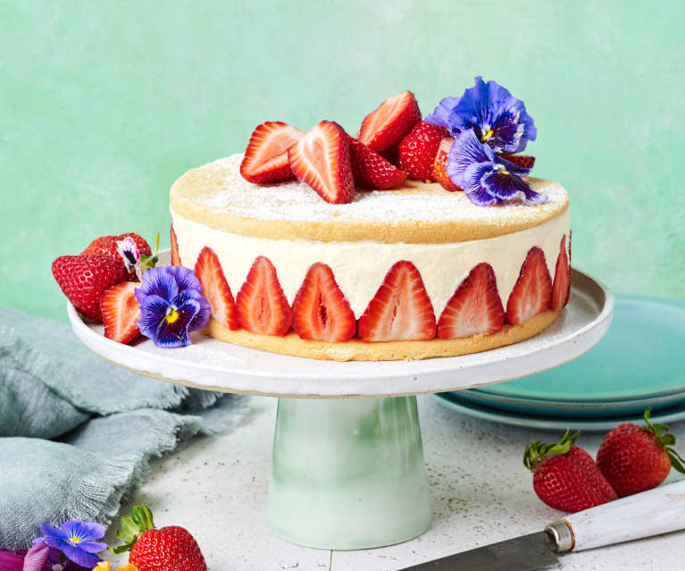 Fraisier cake (French strawberry cake) - Spatula Desserts