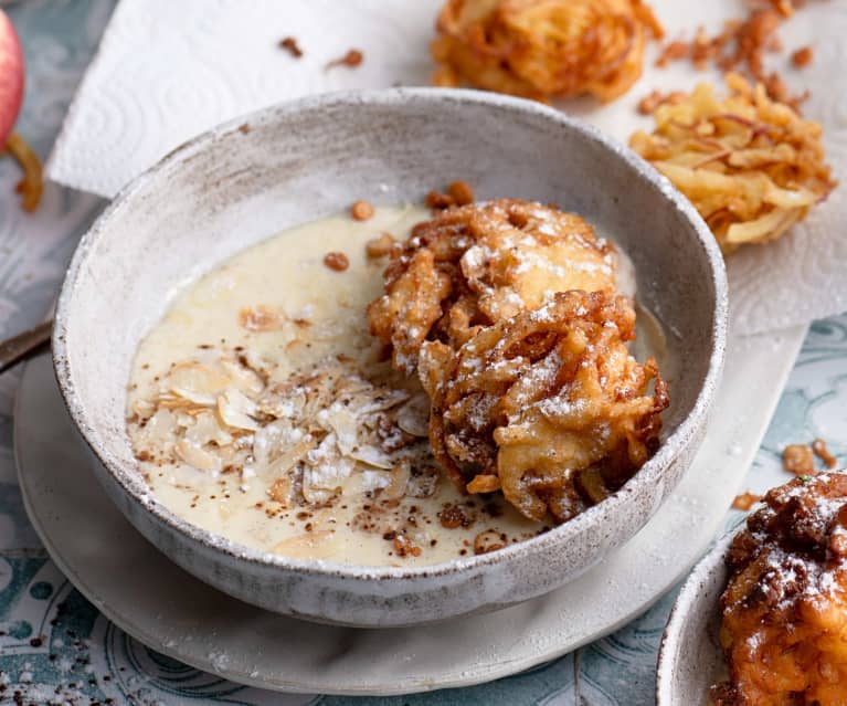 Frittelle di mele su crema di vaniglia